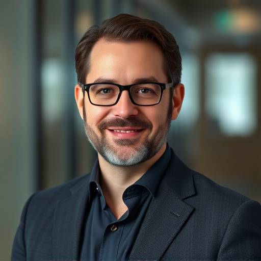 Portrait de Pierre Lefevre, Responsable de la Communication de Lumière Locations.